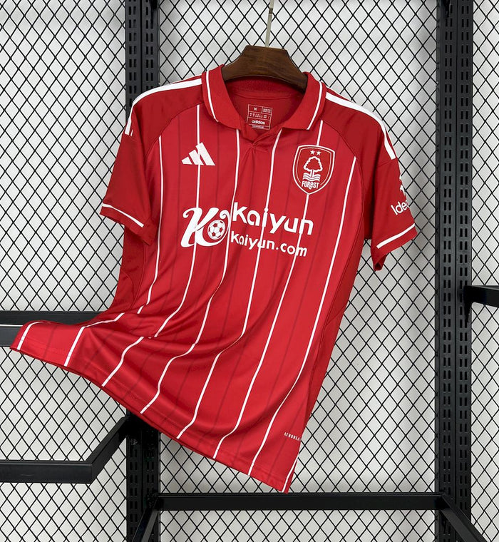 Maillot Nottingham Forest 2025/26 Domicile – vue de face
