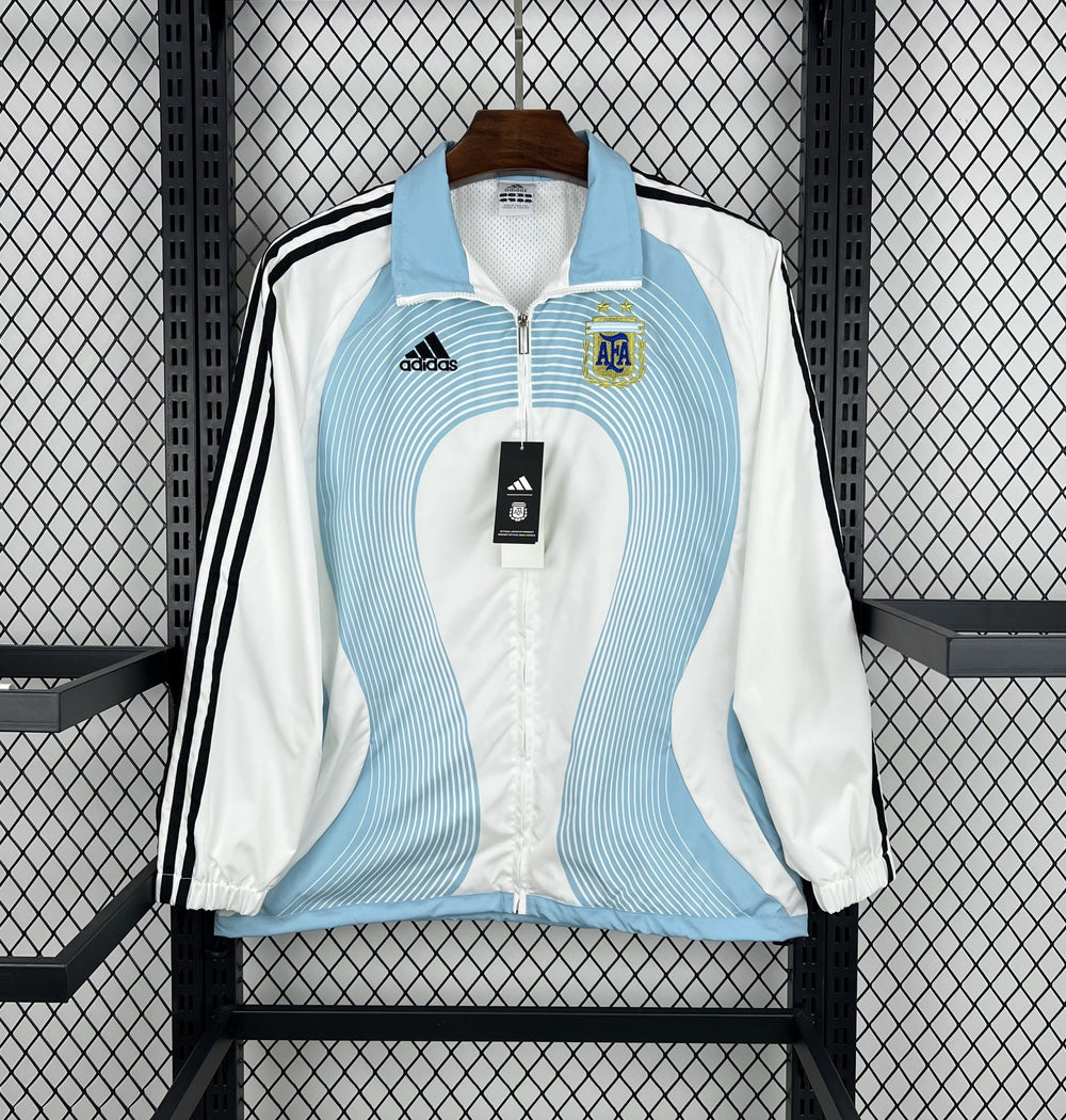 Veste coupe-vent rétro Argentina 2006 blanc et bleu ciel, vue de face