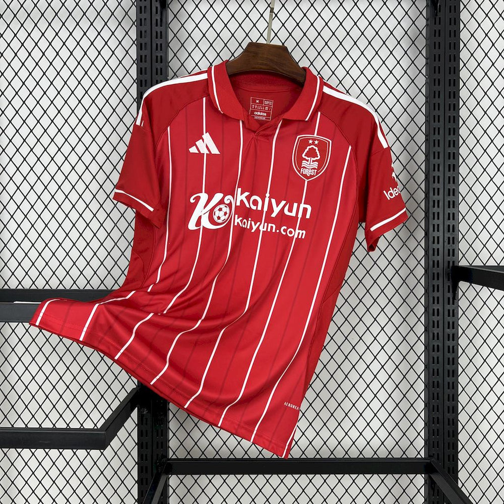 Maillot Nottingham Forest 2025/26 Domicile – vue de face
