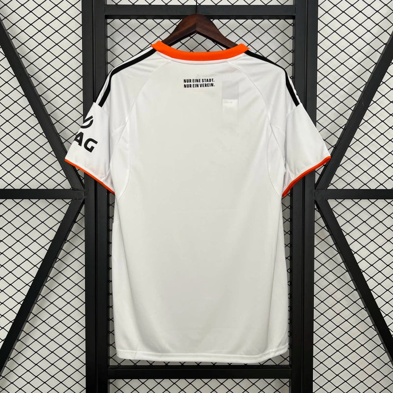 Maillot Eintracht Frankfurt 2025/26 Domicile – vue de face