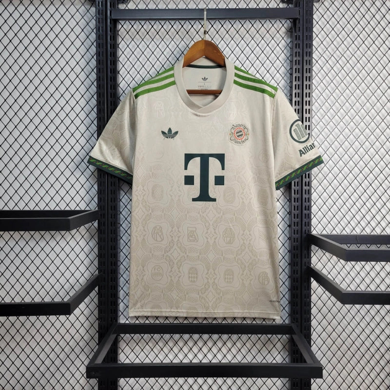 FC Bayern Munich — Maillot Oktoberfest 2025 – vue de face