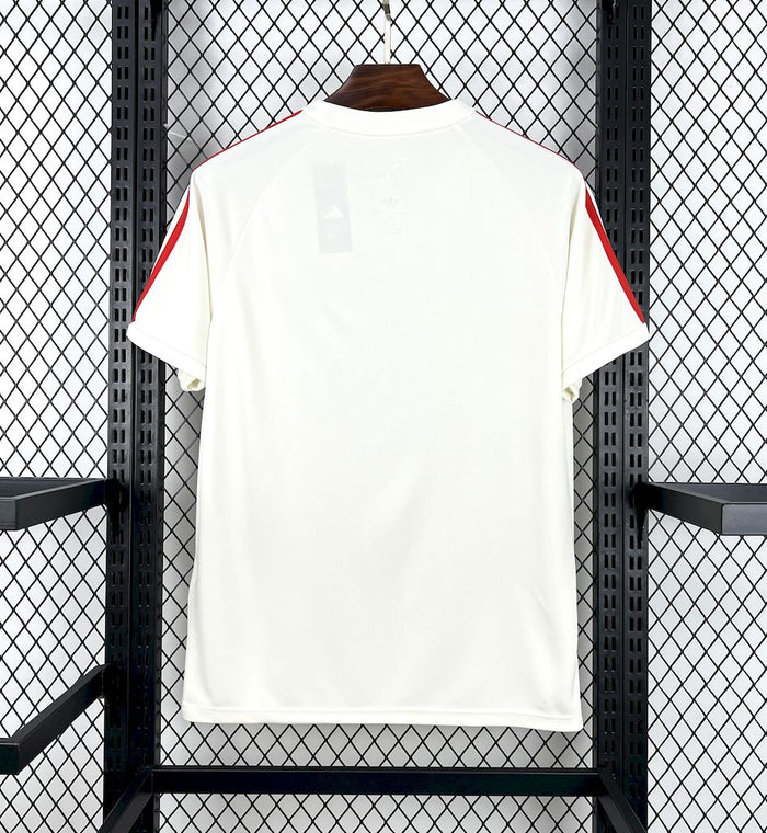 Olympique Lyonnais — Maillot 75e Anniversaire – vue de face