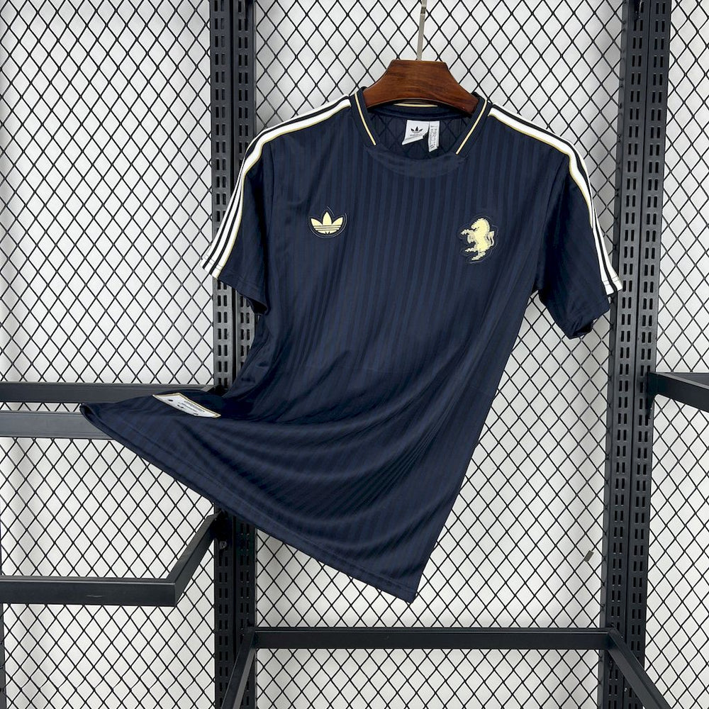 Juventus FC — Maillot Special Adidas Originals – vue de face